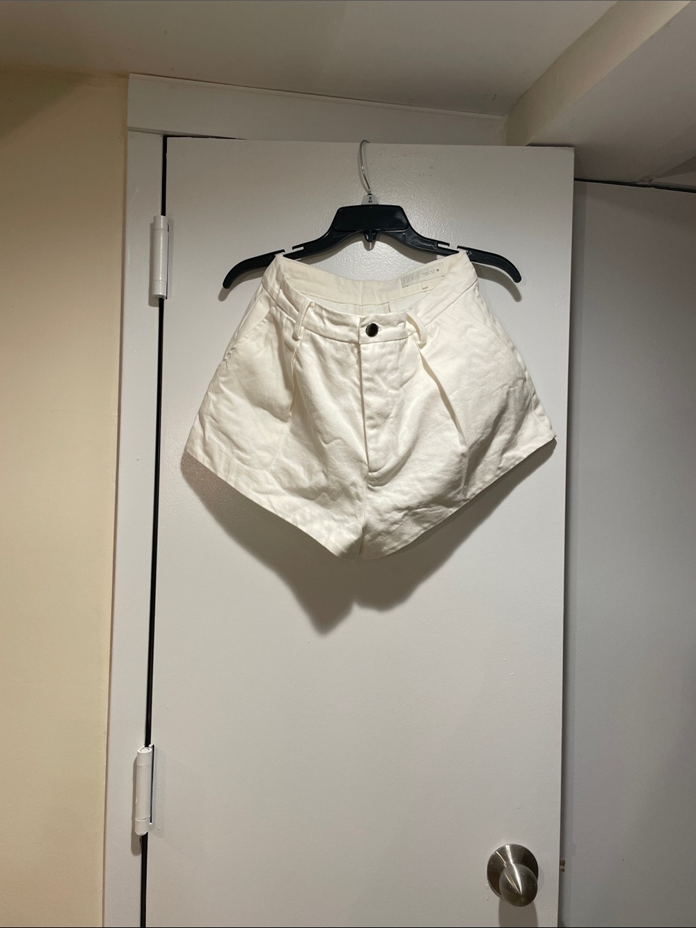 Zara Cream High-Waist Pleated Shorts